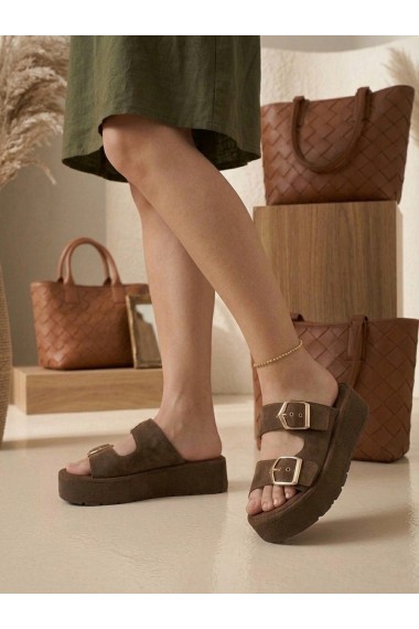 Yazlık Kadın Kahverengi Platform Taban Tokalı Terlik